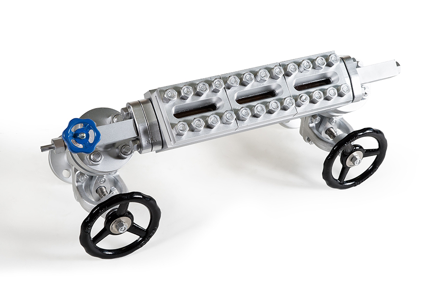 What are the types of output signals for differential pressure sensors purchased by Standard King